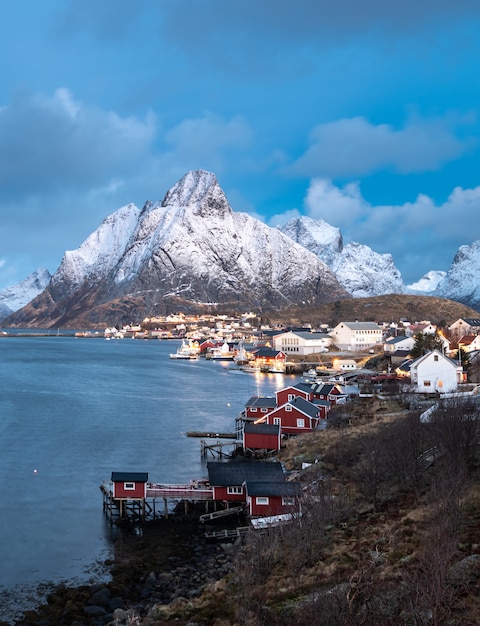 Beau paysage dans les îles Lofoten en hiver, Norvège