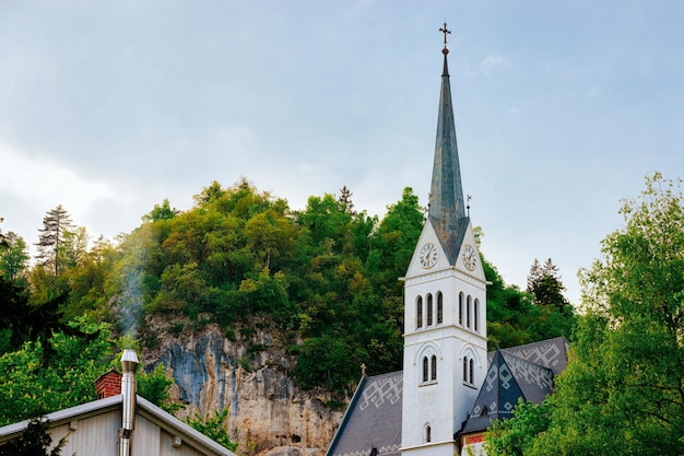 Beau paysage avec église près du lac de Bled, Slovénie