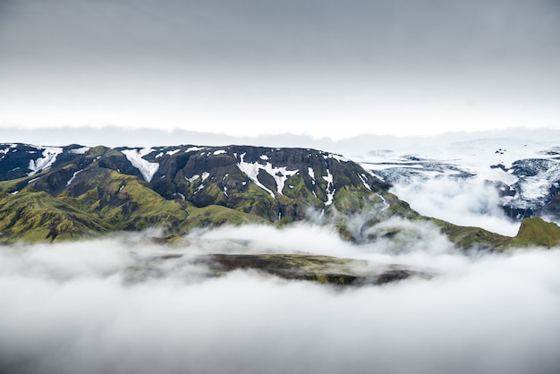 Beau paysage de montagne en Islande