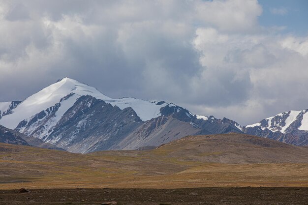 Photo beau paysage de montagne