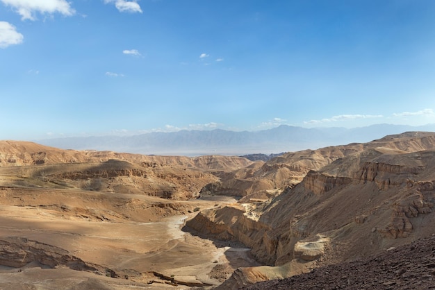 Beau paysage de montagnes dans le désert d'Arava