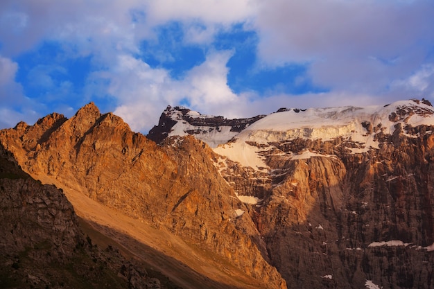 Beau paysage des montagnes Fanns, Tadjikistan