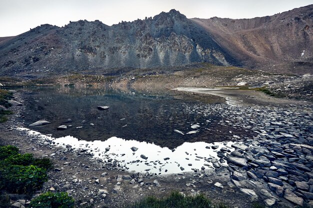 Beau paysage de montagnes