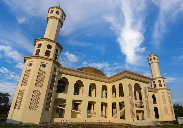 Beau paysage avec mosquée