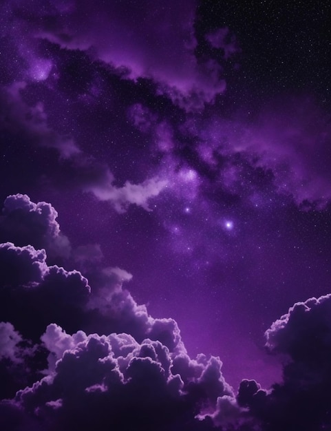 Beau paysage nocturne avec nuages violets et espace au lieu du ciel