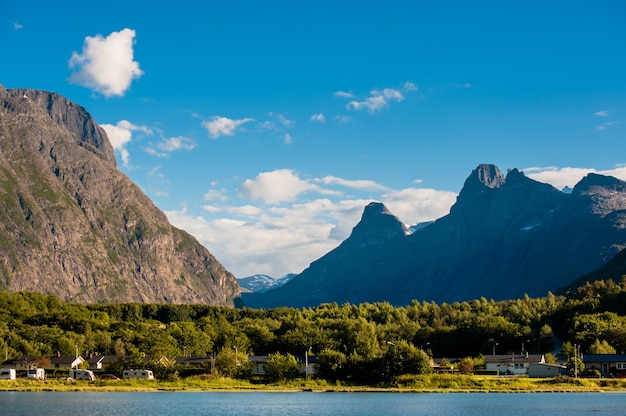 Le beau paysage de Norvège à l'été 2014