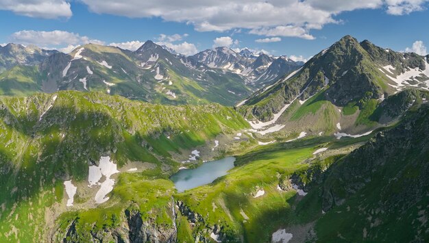 Photo beau paysage panoramique d'été aérien