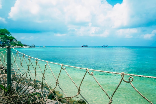 Beau paysage de plage de mer tropicale dans le sud de la thaïlande