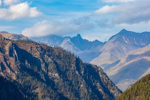 Beau paysage de la région montagneuse de Géorgie, Touchétie. Voyager