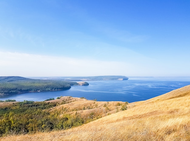 Beau paysage en Russie en journée ensoleillée