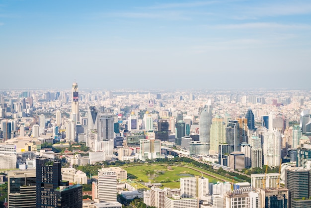 Beau paysage urbain avec architecture et bâtiment à Bangkok Thaïlande skyline