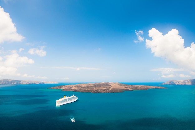 Beau paysage avec vue sur la mer. Île de Santorin, Grèce.