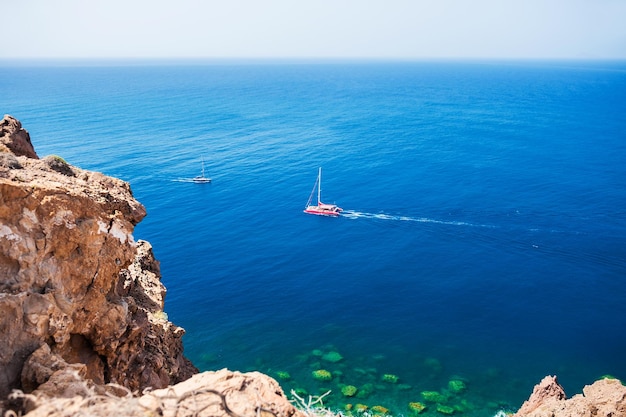 Beau paysage avec vue sur la mer. Île de Santorin, Grèce.