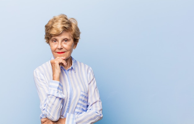 beau portrait de femme âgée