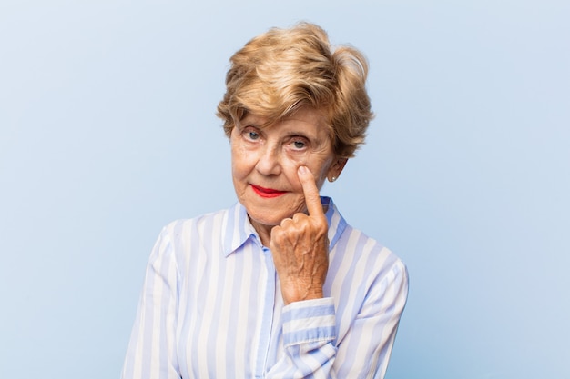 beau portrait de femme âgée