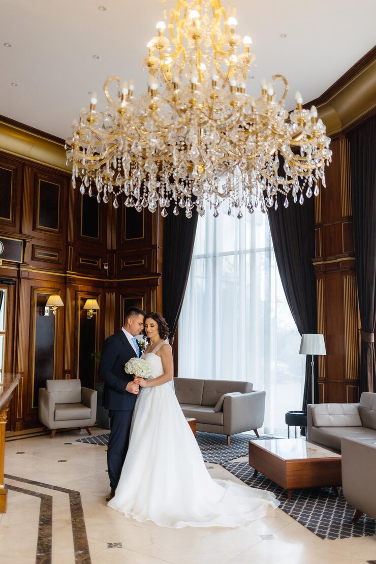 Photo beau portrait de la mariée et du marié
