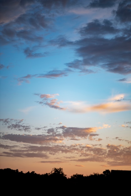 Beau skyscape pendant la journée