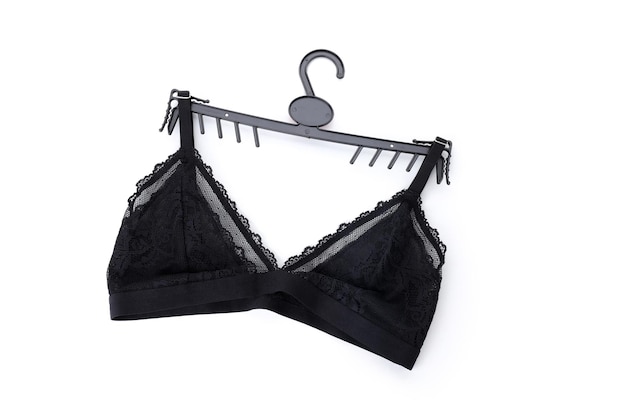 Beau soutien-gorge noir isolé sur fond blanc