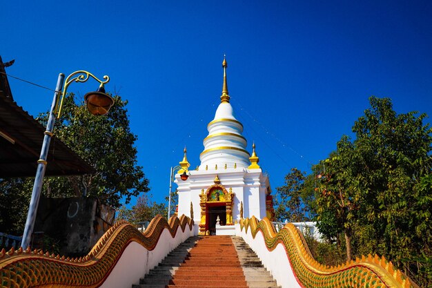 Un beau temple bouddhiste situé à Chiang Mai Thaïlande