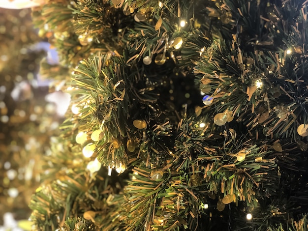 Photo beau thème de noël décoré avec l'arrière-plan flou