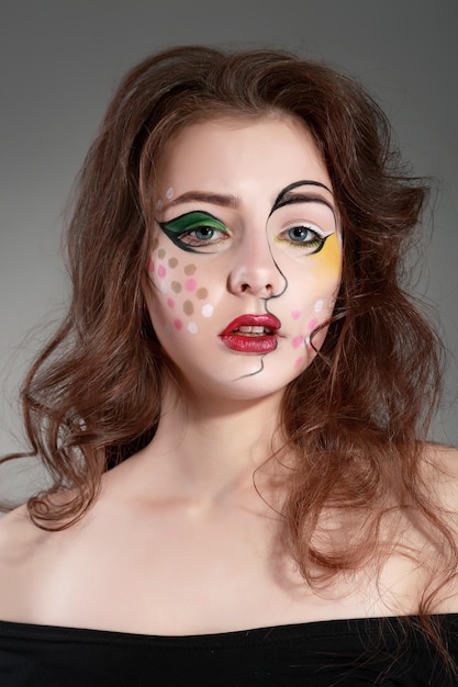 Beau visage de femme avec maquillage Creative Fashion Art