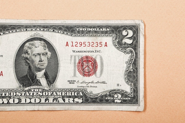 Beaucoup de dollars américains en espèces