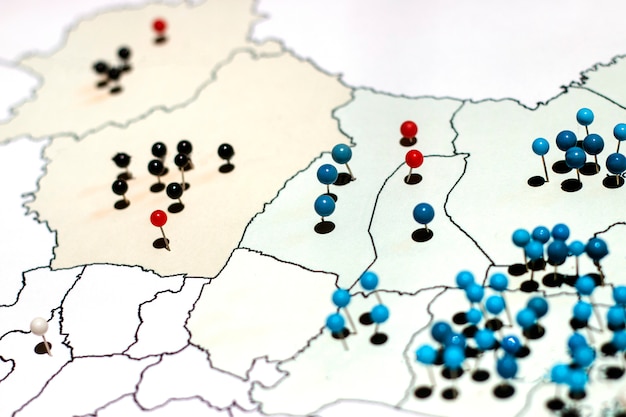 Beaucoup D'épingles Sur La Carte