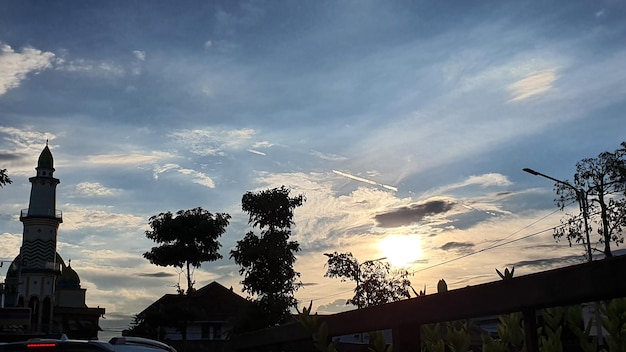 La beauté du lever de soleil en fin de matinée