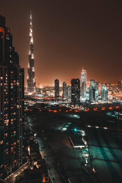 La beauté de Dubaï la nuit