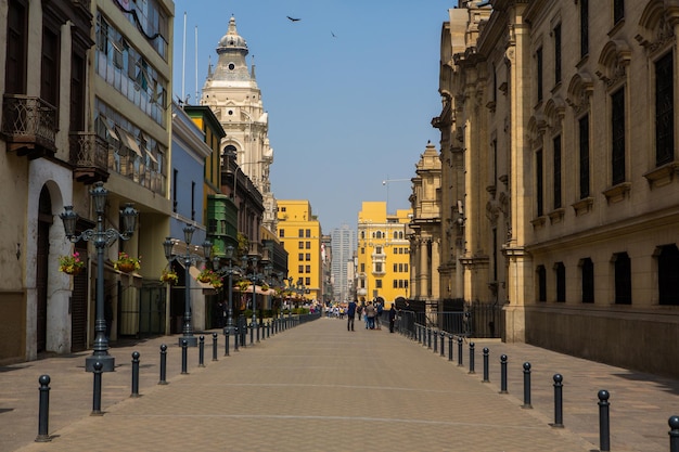 Beaux bâtiments coloniaux et rues de la capitale péruvienne Lima