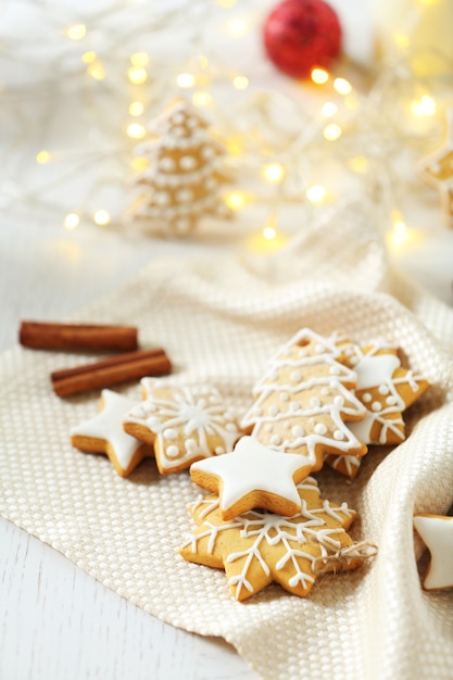 Beaux biscuits avec décor de Noël