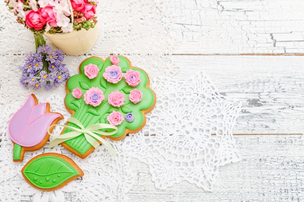 Beaux biscuits de Pâques glacés