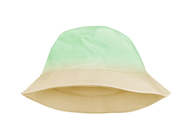de beaux chapeaux de seau colorés isolés sur fond blanc