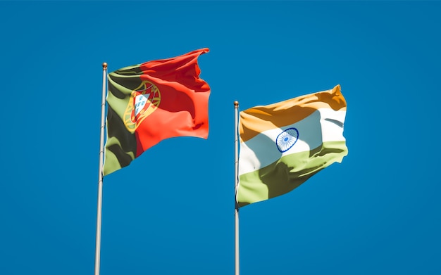 Beaux drapeaux nationaux du Portugal et de l'Inde ensemble