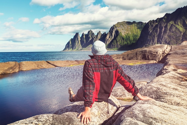 Beaux paysages dans les îles Lofoten, dans le nord de la Norvège. L'été.