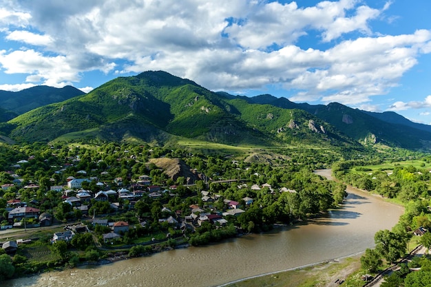 Beaux paysages de montagne en Géorgie