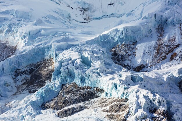 Beaux paysages de montagnes dans la Cordillère Huayhuash, Pérou, Amérique du Sud