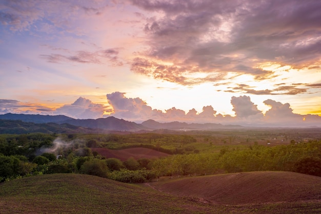 Beaux paysages de montagnes à Mae Sot, Thaïlande.