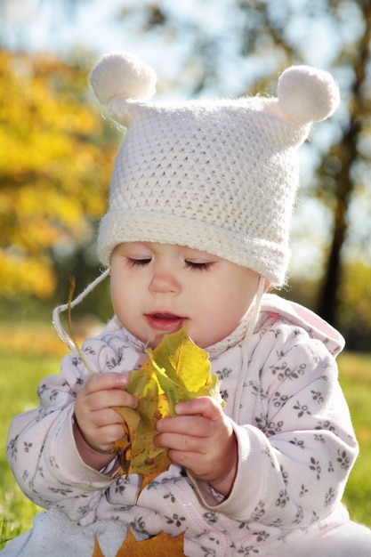 Photo bébé dans le parc