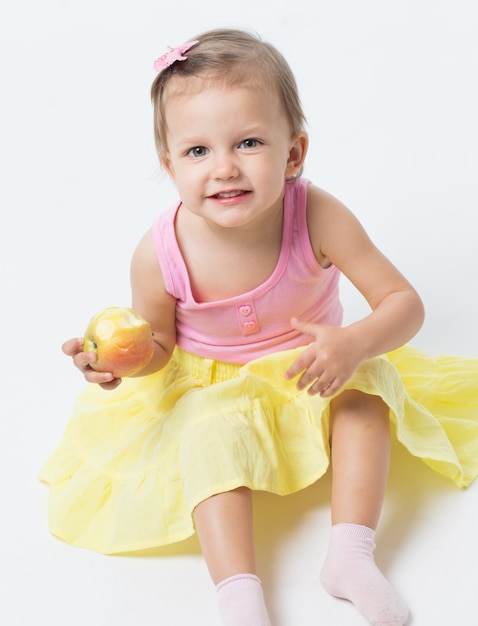 Bébé de deux ans en studio