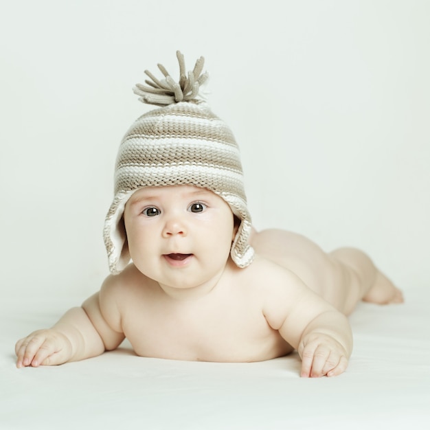 Bébé mignon et heureux petit enfant