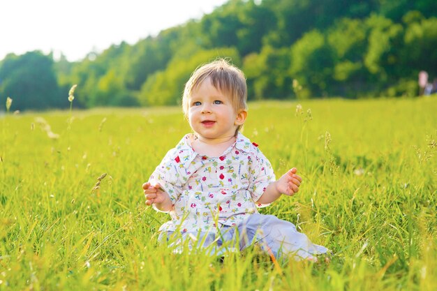 Bébé souriant.