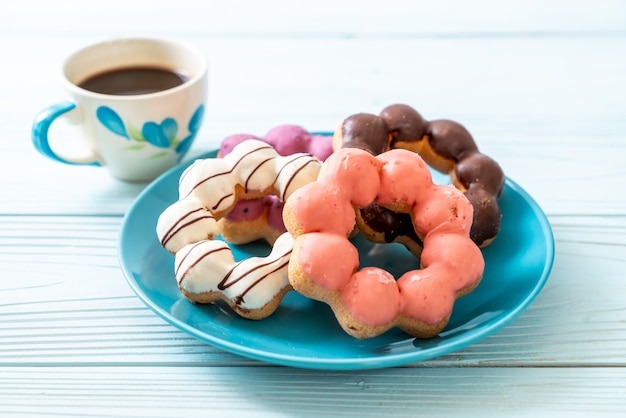 beignet avec café noir