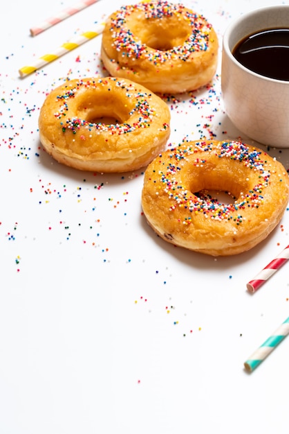 Beignet avec pépites colorées