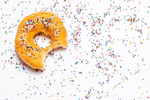 Beignet avec pépites colorées