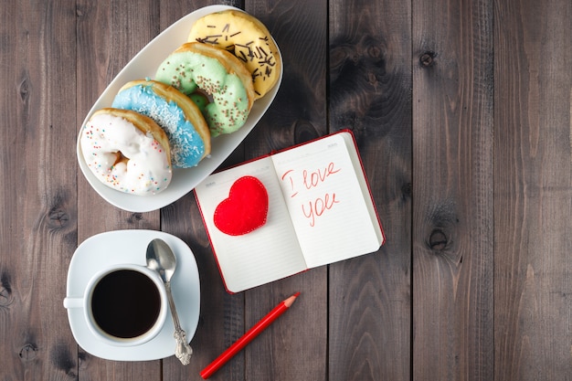 Beignets avec café et message