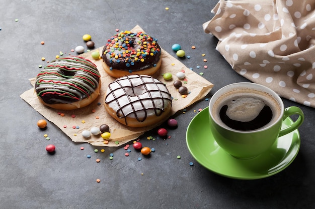 Beignets et café