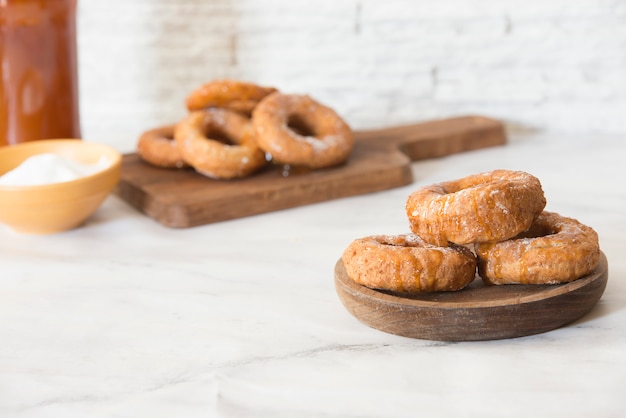 Photo beignets et miel faits à la main