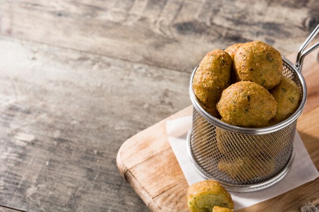 Beignets de morue, croquettes