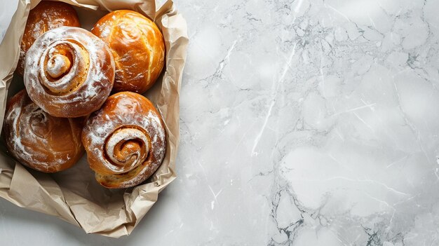 beignets sucrés avec sucre glacé et cannelle